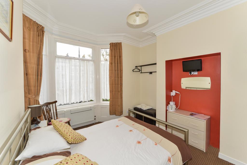 Aartswood Guest House Scarborough Room photo